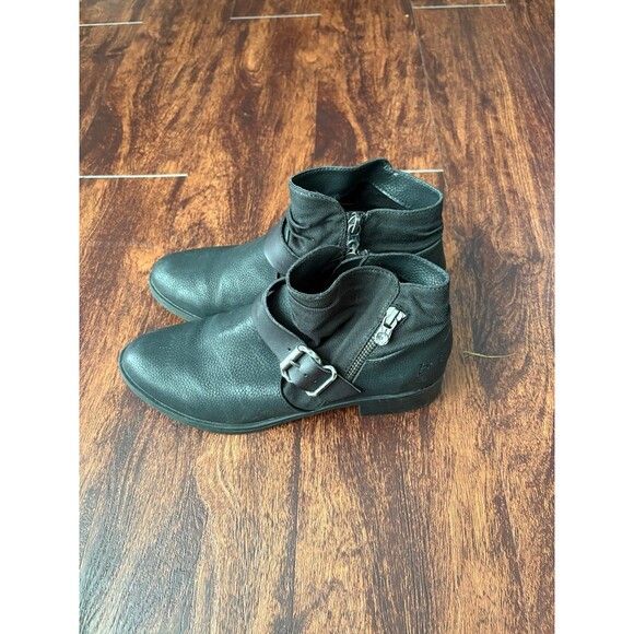 Blowfish Viten Black Ankle Boot, Low Heel Bootie, Size 9 Fall Booties - Picture 2 of 6